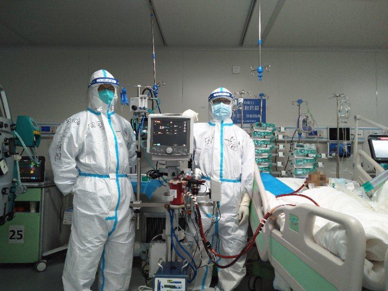 První ECMO pacient ve Wu-chanu v nemocnici Zhongnan léčený na konzoli Xenios; Archiv: Xenios AG