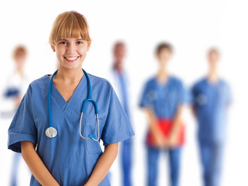 Zdravotní sestry a lékaři pracující s dialýzou